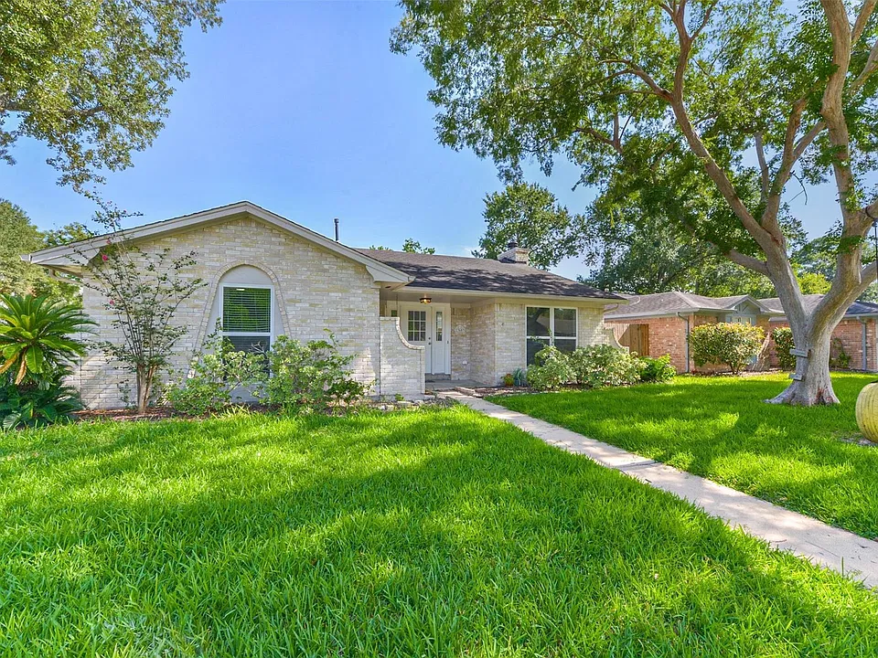 13603 Stonehenge Dr