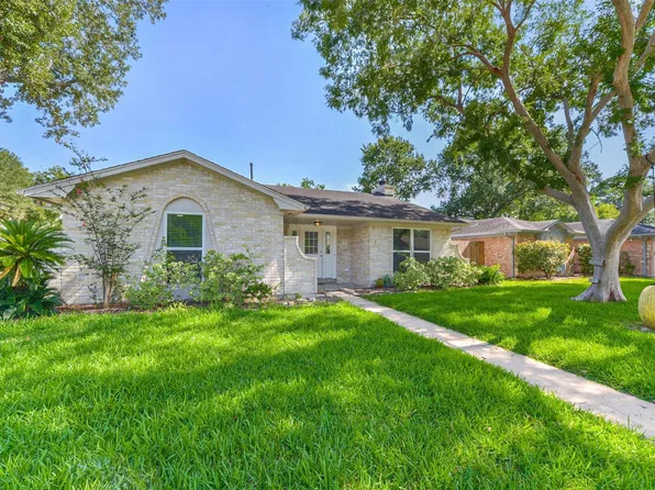 13603 Stonehenge Dr, Sugar Land, TX 77498