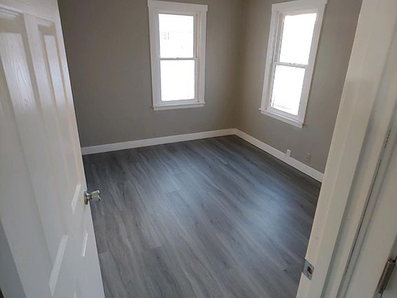 4th image of 5618 6th St NE #5618