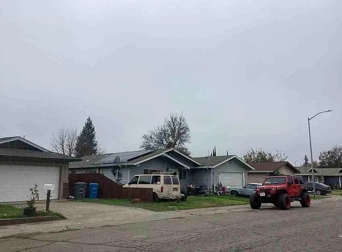 2250 Archer Ave photo 1