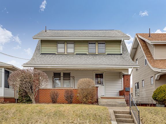 Neighborhood w/sidewalks