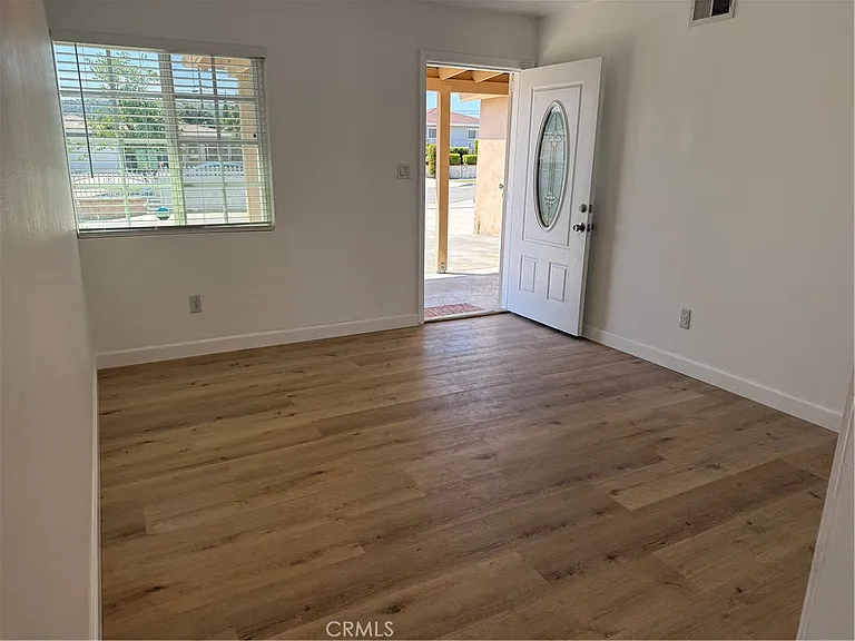 19231 Tranbarger St — Photo 8