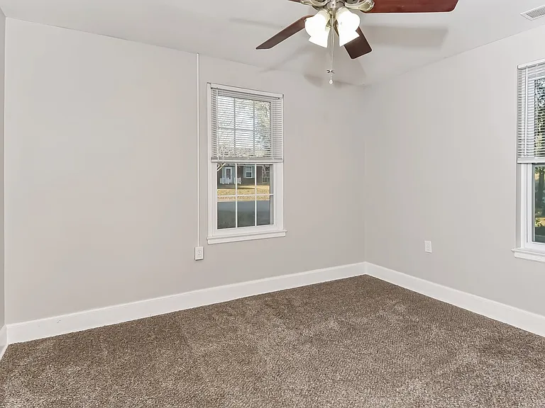 5111_023_main_bedroom_13383199.jpg