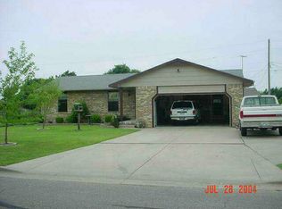 3305 Ridgecrest Rd, Augusta, KS 67010