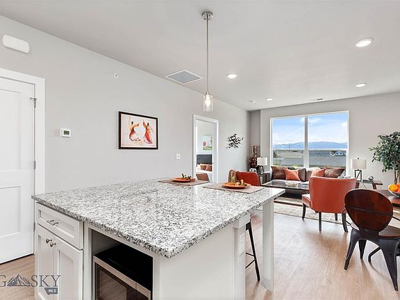 4th image of 2710 Sartain St Unit 302