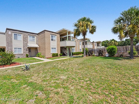 2nd image of 245 McDonnell Ave APT 125