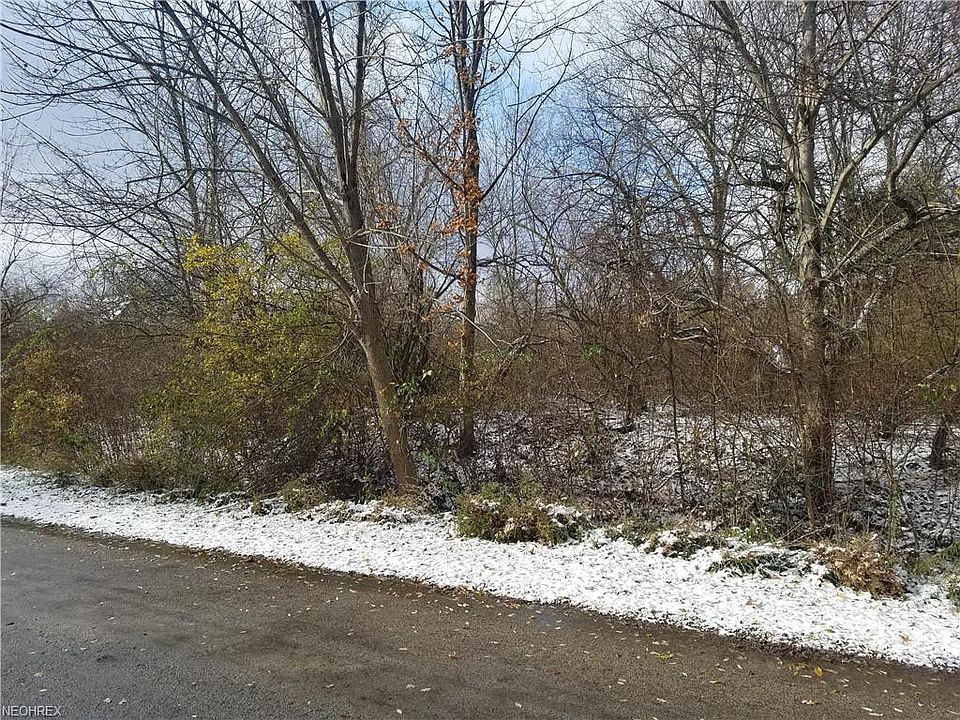 1st image of 2827 Maco Dr