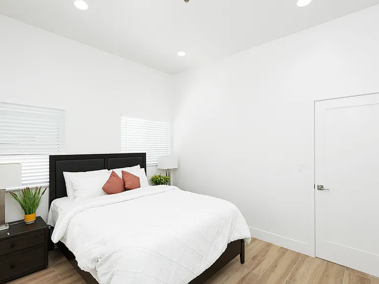 11081 College Ave #1 — Photo 11
