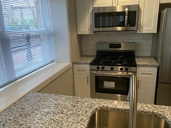 3rd image of 2025 W Huron St #G