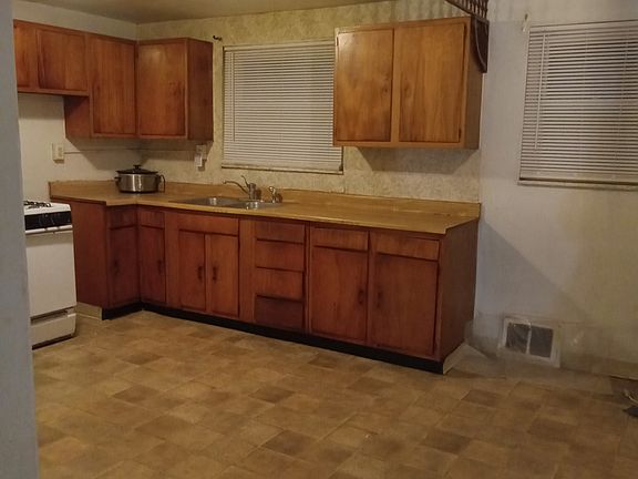 kitchen & dining room