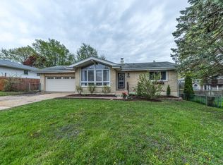 2309 E Beck Rd, Lindenhurst, IL 60046