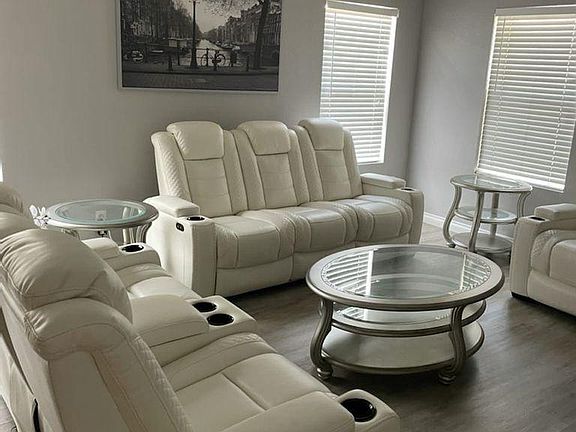 4th image of 5909 W Southgate Ct