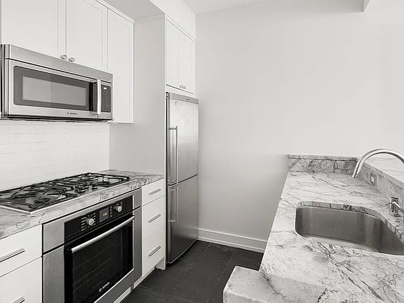 4th image of 131 Atlantic Ave #3F