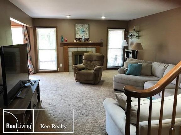 4th image of 49560 Ellis Ct