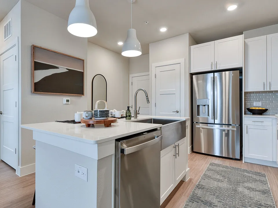 Lenox Grandview apartments community photo