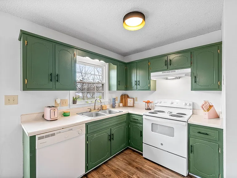 3231 Tabby Dr — Photo 23