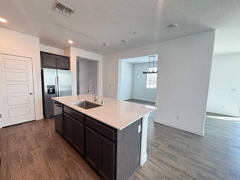 2454 Quesada Dr — Photo 11