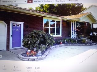 39 Pinewood Dr, Buffalo, NY 14224