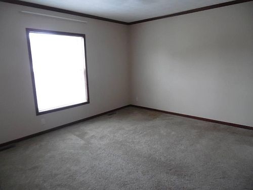 4th image of 28337 Beechwood Dr