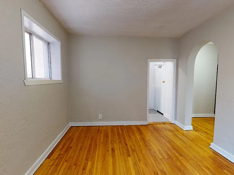 425 Elgin St — Photo 19