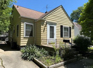 20221 Kenosha St, Harper Woods, MI 48225
