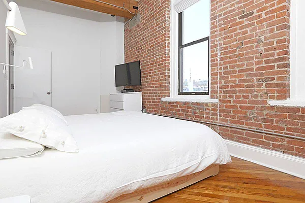 Rented by Dream Space Realty | media 17