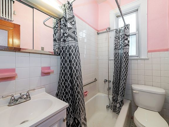 5th image of 25-30 18th St #1