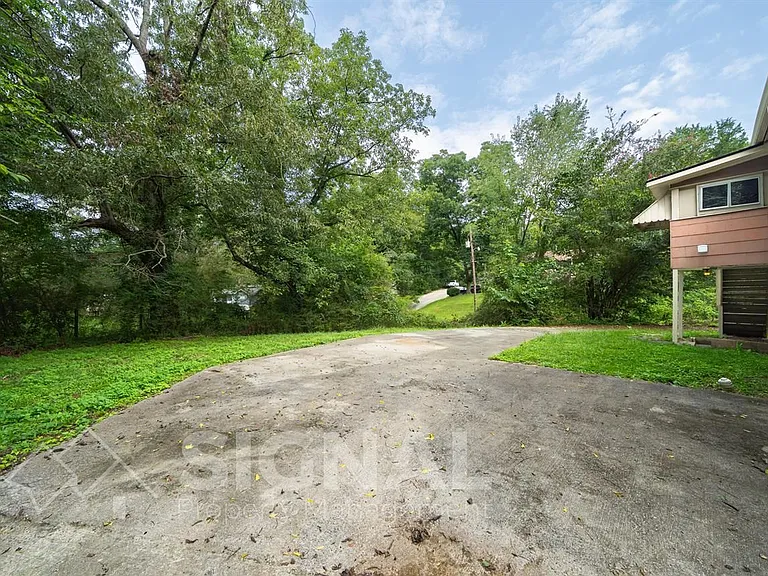 1156 Skyline Dr — Photo 36