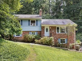 7905 Lake Shore Ct, North Chesterfield, VA 23235