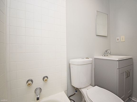 2419 Greenmount Avenue Apt. 9 Bathroom2