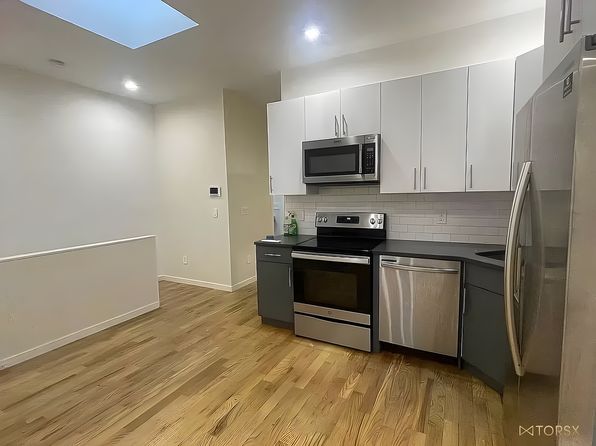 970 Rogers Ave #1
