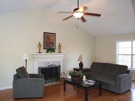 4th image of 313 Rose Creek Way