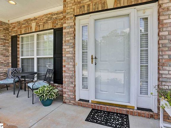 4th image of 21 Echo Valley Dr