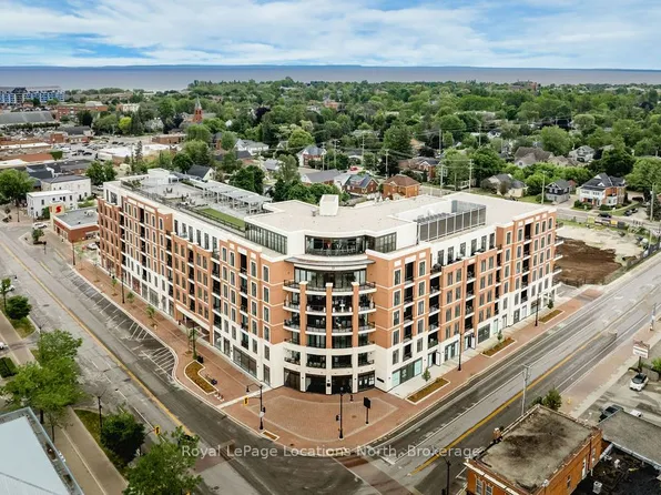 1 Hume St #213, Collingwood, ON L9Y 1W7