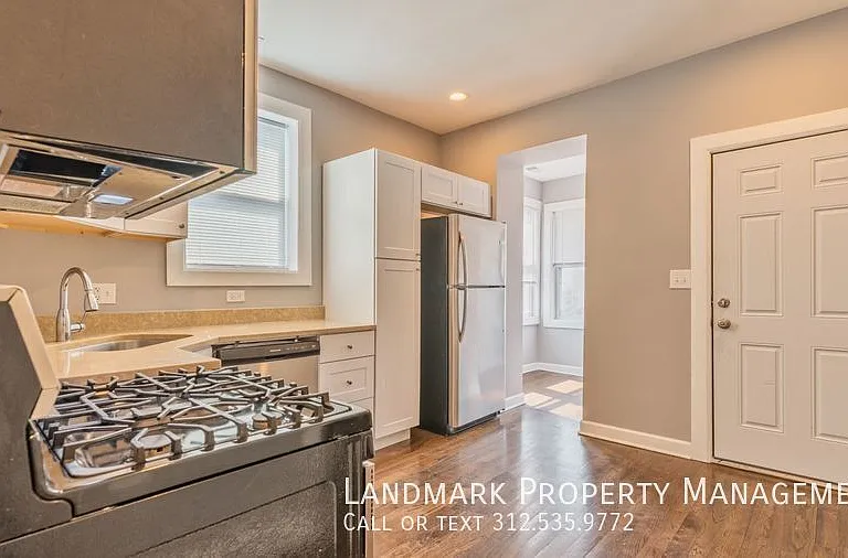 2353 W 18th Pl #3R — Photo 4