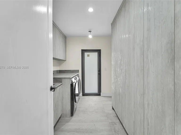 4700 SW 110th Ave — Photo 4