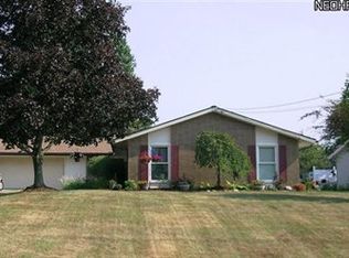 145 Timber Ln, Aurora, OH 44202