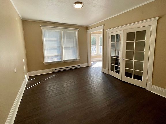 3rd image of 2208-2210 W Pacific Ave #2