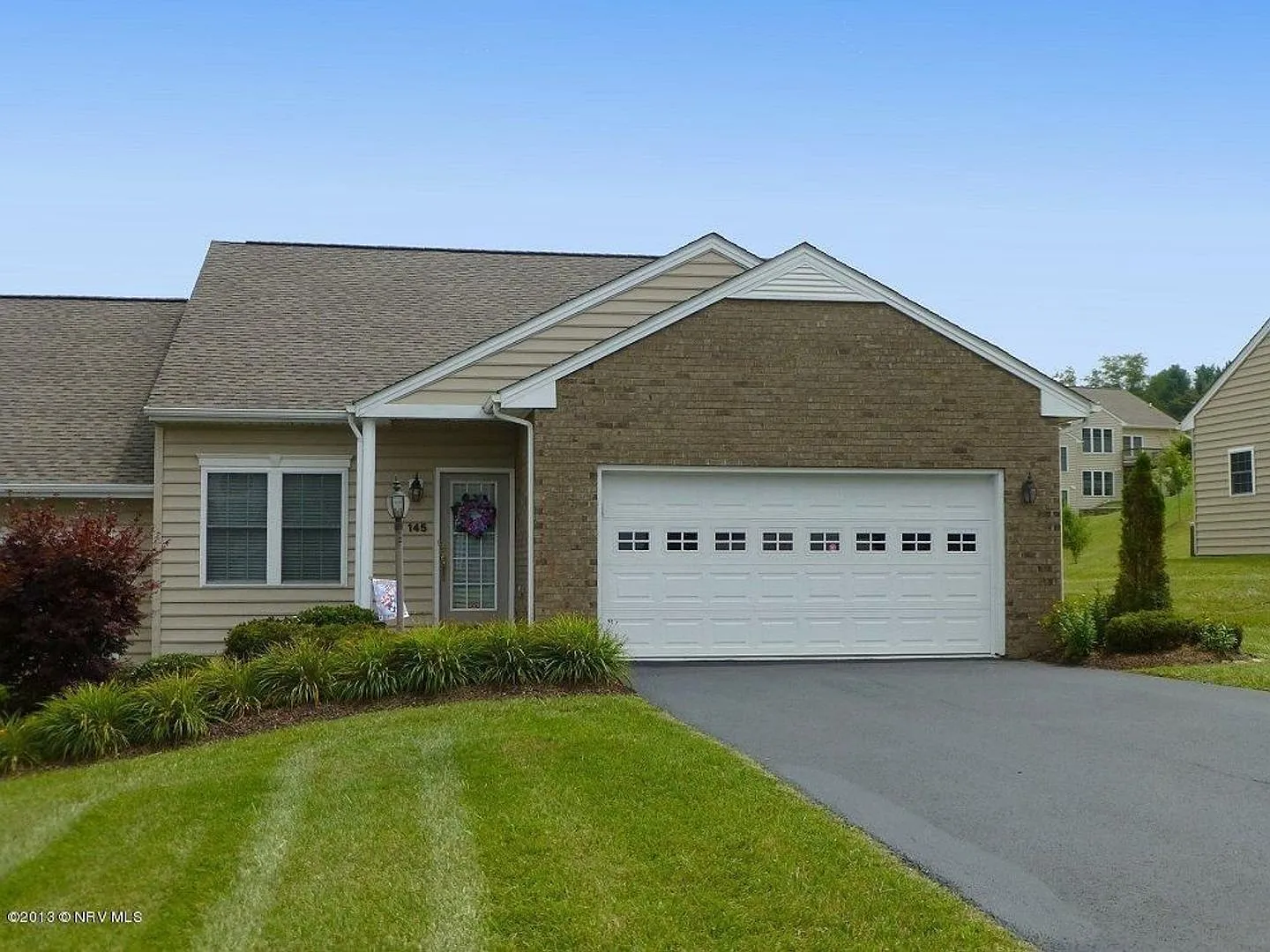 2 Bedroom 2 Bath Townhouse — Photo 1