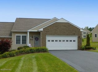 145 Slate Creek Dr, Christiansburg, VA 24073