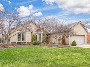 48426 Lorenzo Dr, Macomb, MI 48044