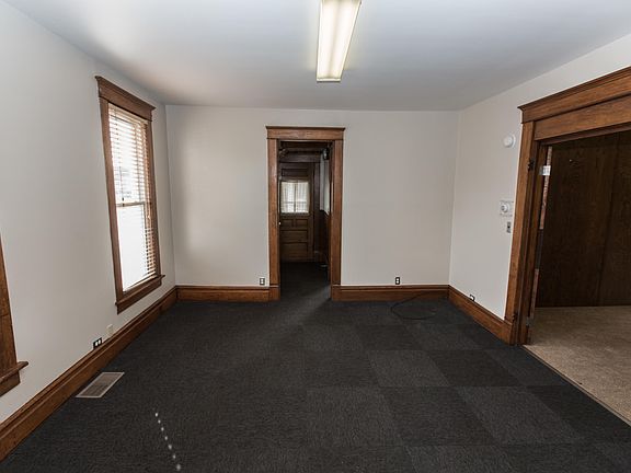 4th image of 127 N Manning St