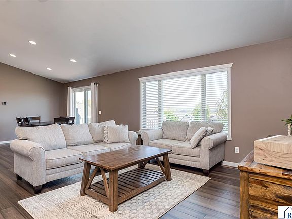 4th image of 1906 Rock Ridge Ln