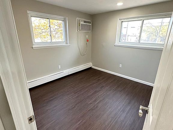 5th image of 3118 W 14th St APT 301