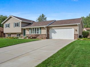 5852 Thatcher Dr, Rockford, IL 61114