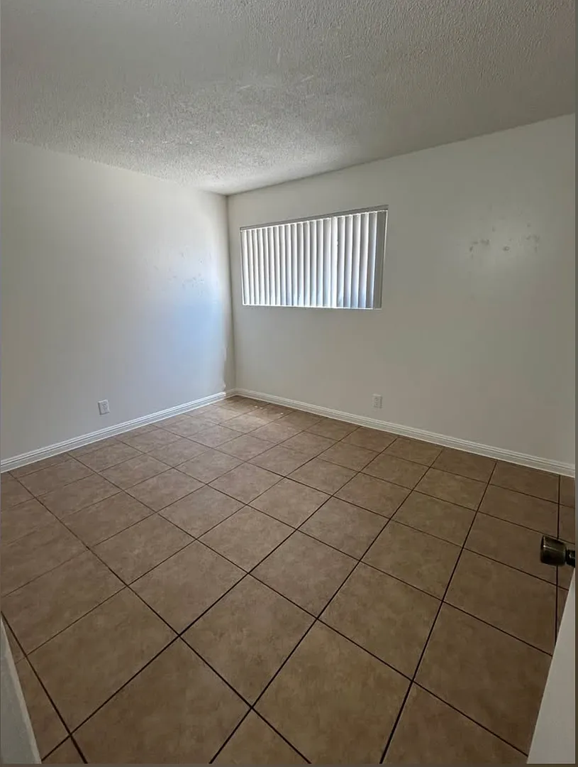 3791 Hazelwood St — Photo 4