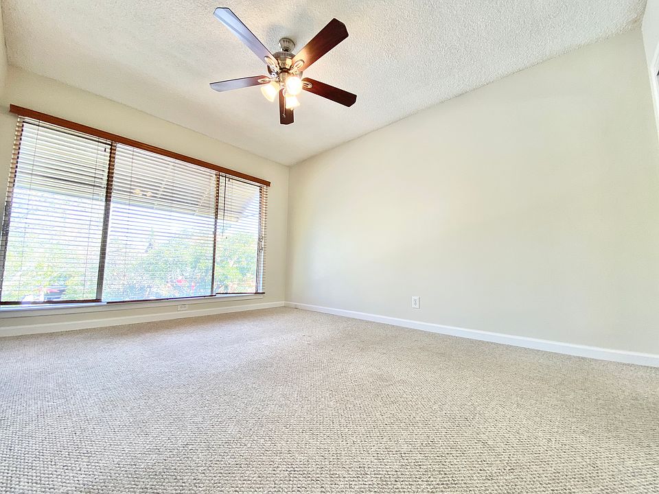 1st image of 1031 N Ogden Dr #6A