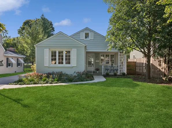 1620 Elder Ln, Northfield, IL 60093