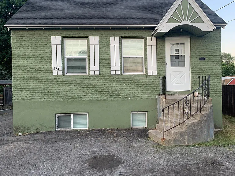 452 E 700 N — Photo 4