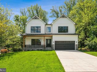 6919 Berkeley St, Falls Church, VA 22043